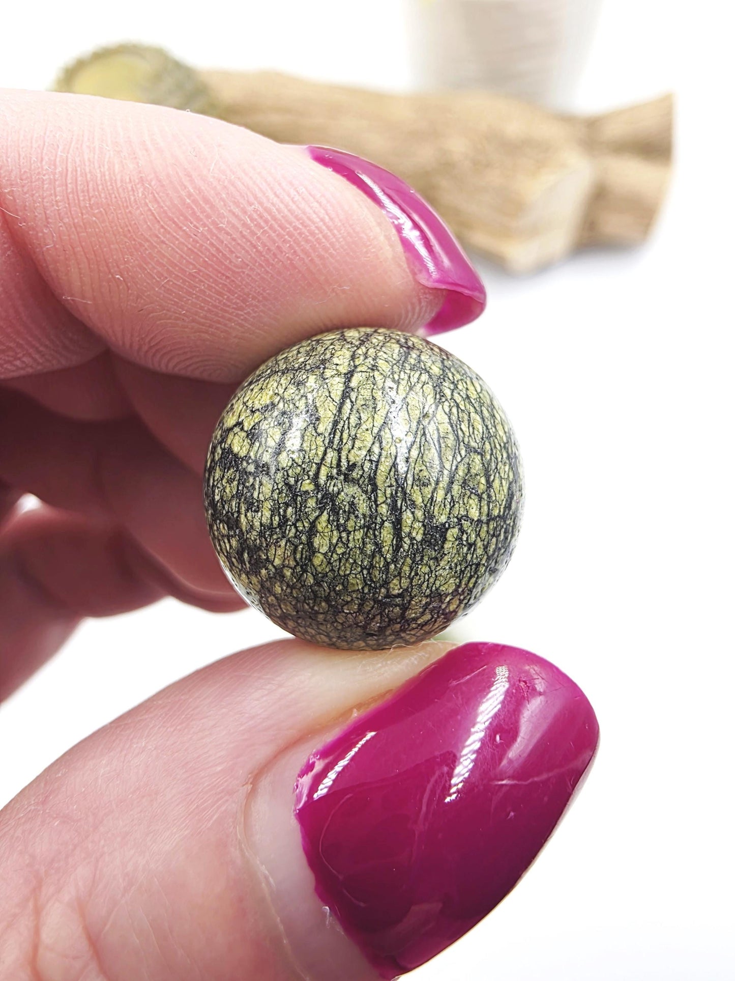 Serpentine Mini Crystal Sphere – Healing, Protection & Emotional Balance Gemstone, 20mm