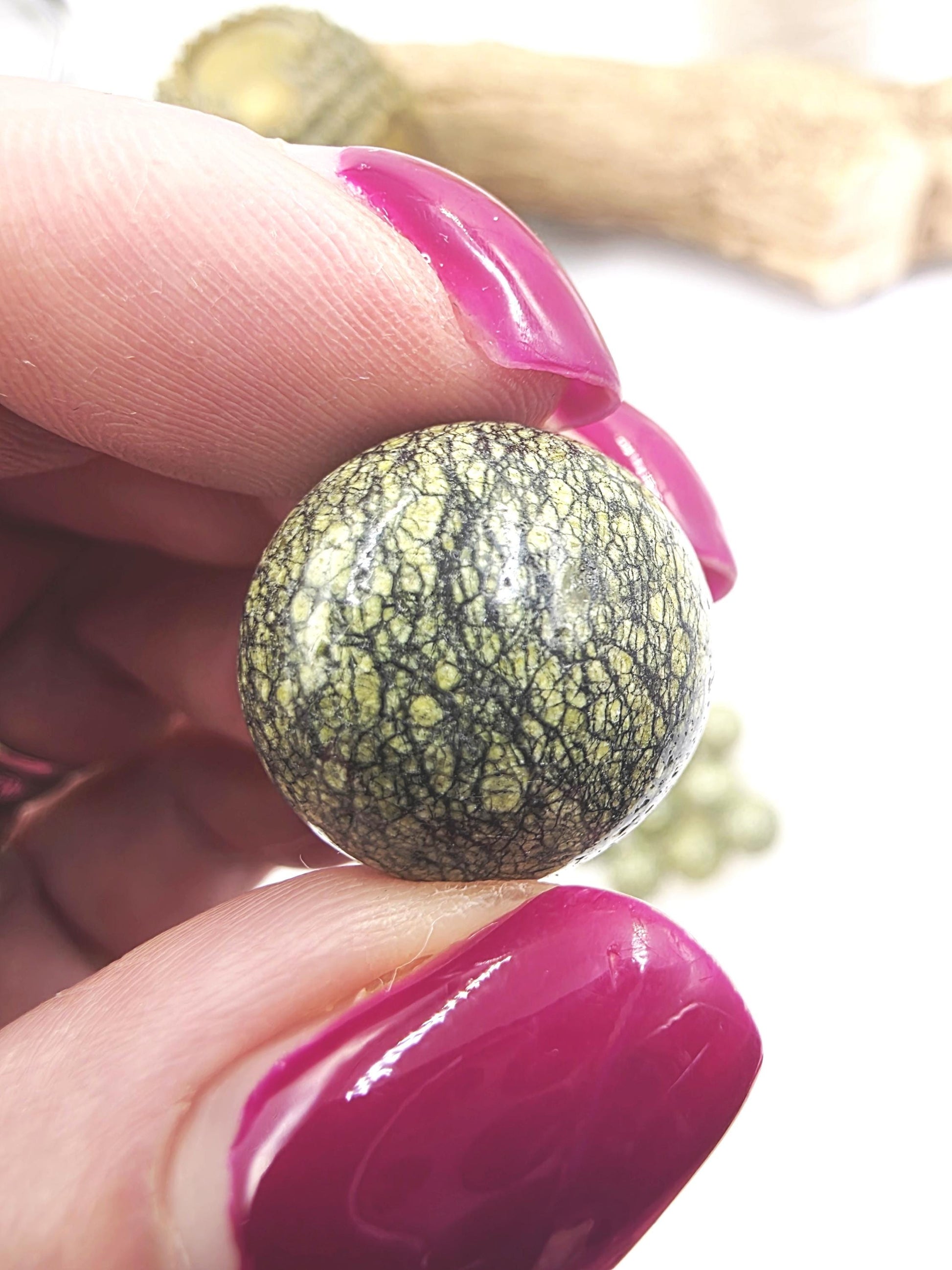 Serpentine Mini Crystal Sphere – Healing, Protection & Emotional Balance Gemstone, 20mm