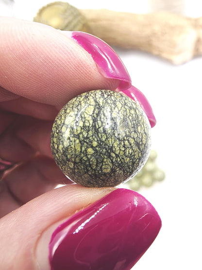 Serpentine Mini Crystal Sphere – Healing, Protection & Emotional Balance Gemstone, 20mm