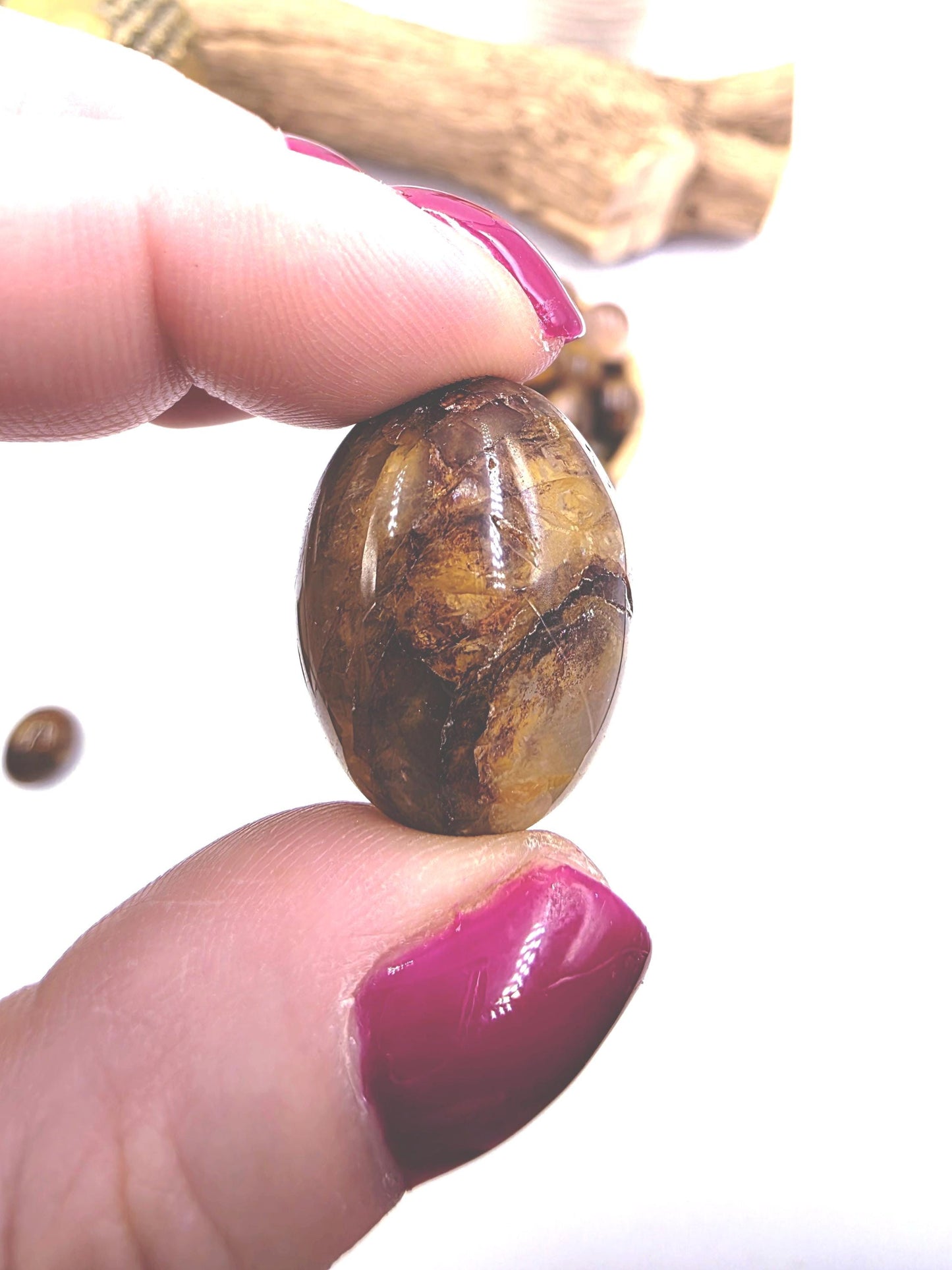 Golden Healer Quartz Tumble Stone – Energy Healing, Positivity & Spiritual Renewal Crystal, approx 2cm