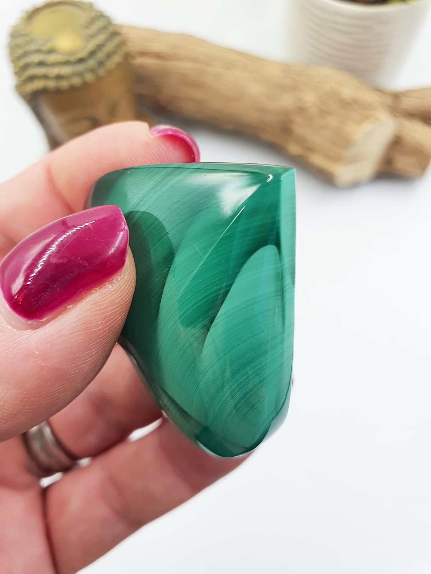 Malachite Crystal Heart – Transformation, Protection & Emotional Healing Crystal Puff Heart Carving, 35g