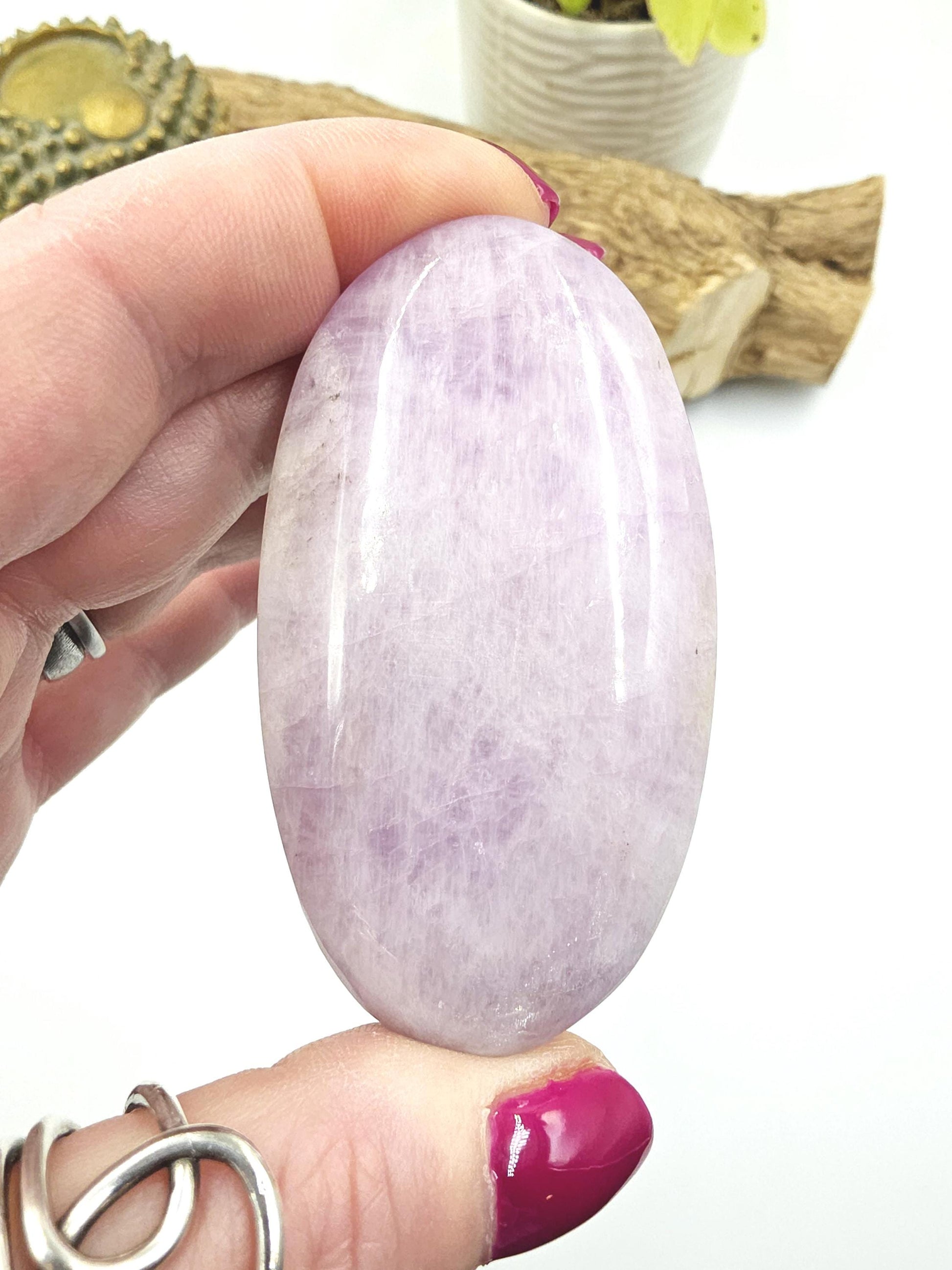 Flashy Kunzite Crystal Palm Stone - Heart Chakra & Emotional Healing Crystal, 110g