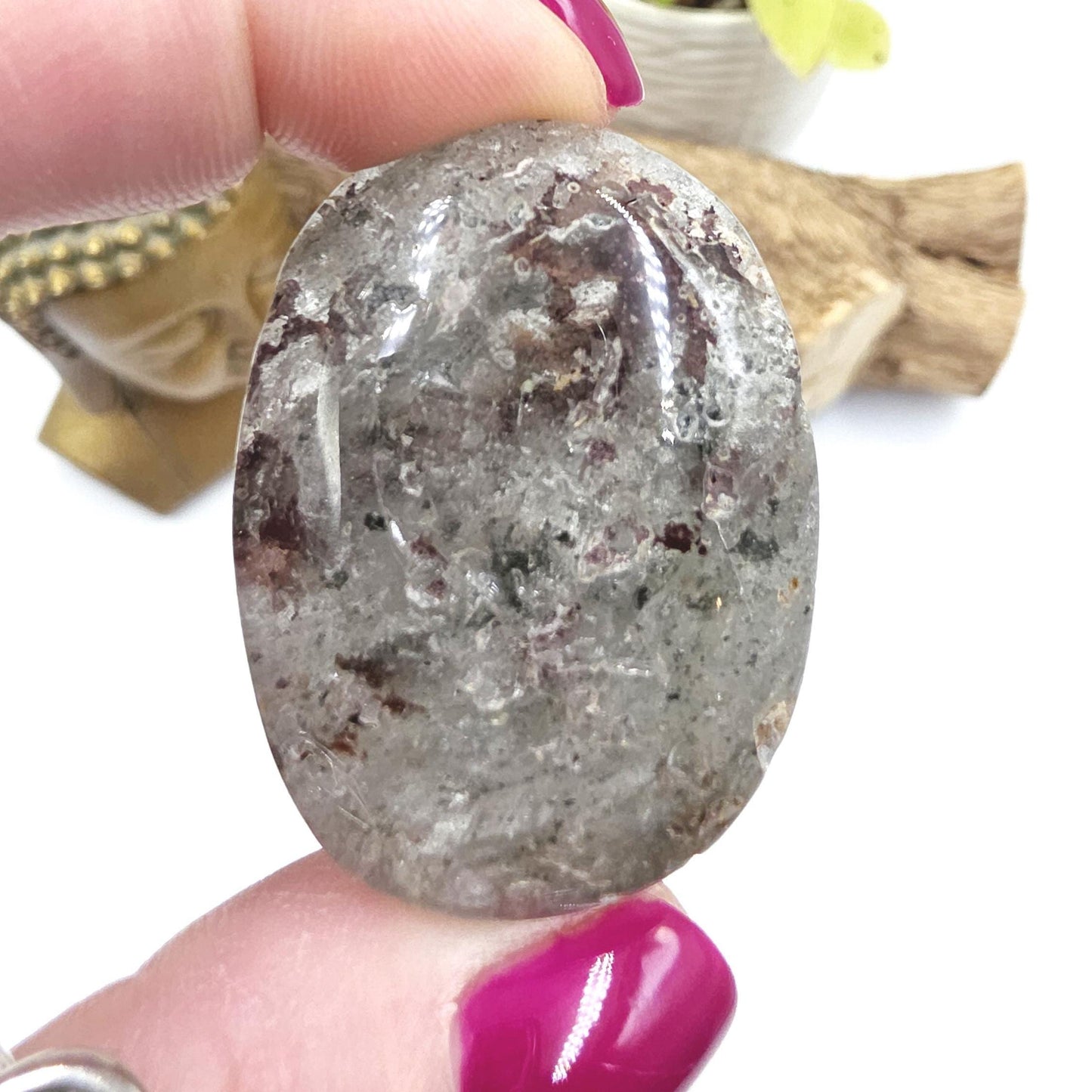 Garden Quartz (Lodolite) Palm Stone – Manifestation, Clarity & Inner Journey Healing Crystal, 50g