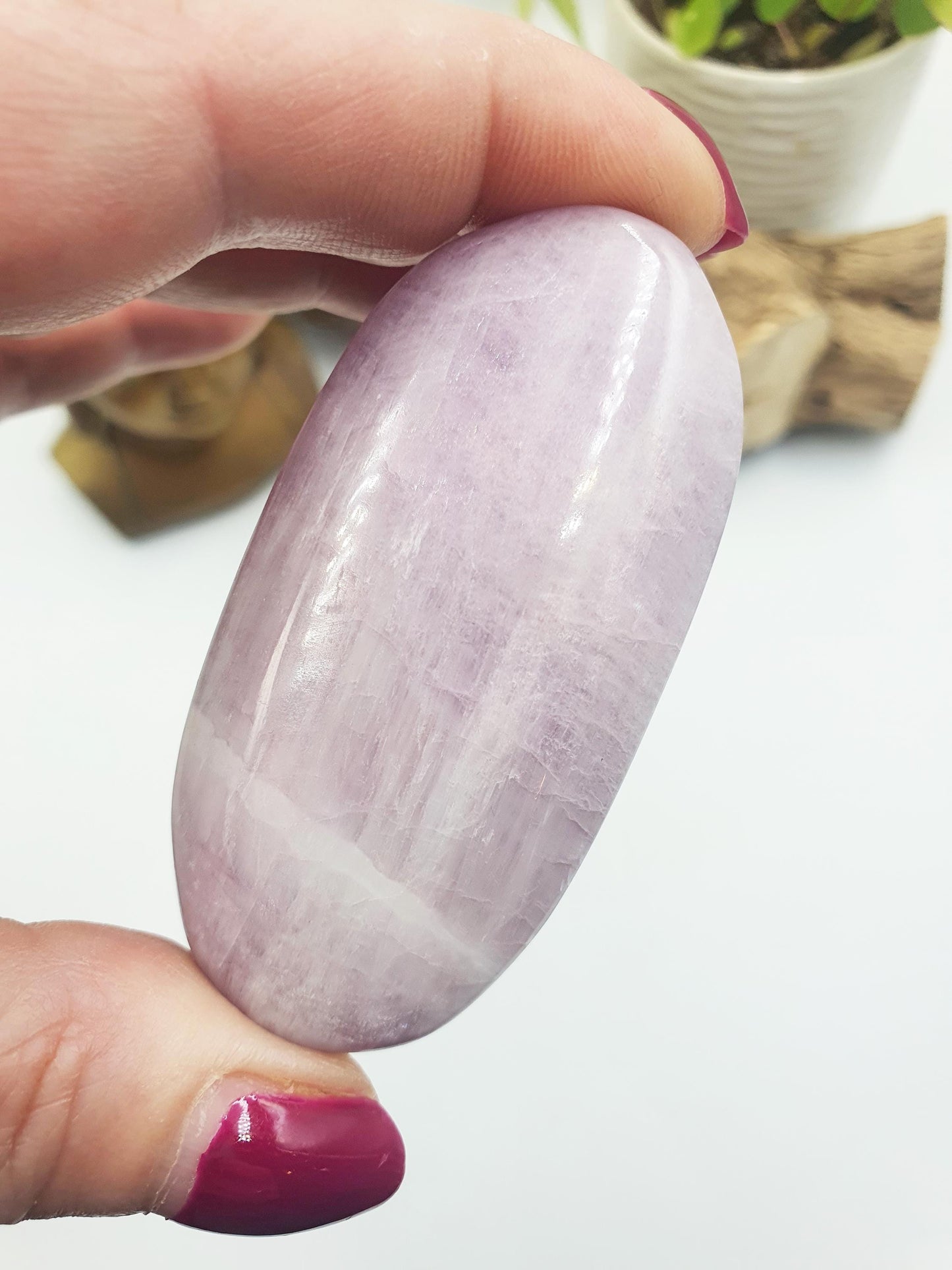 Flashy Kunzite Crystal Palm Stone - Heart Chakra & Emotional Healing Crystal, 80g