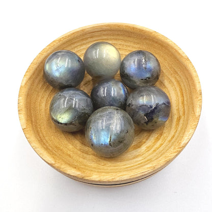 Super Flashy Labradorite Mini Crystal Sphere – Intuition, Protection & Mystical Energy Gemstone