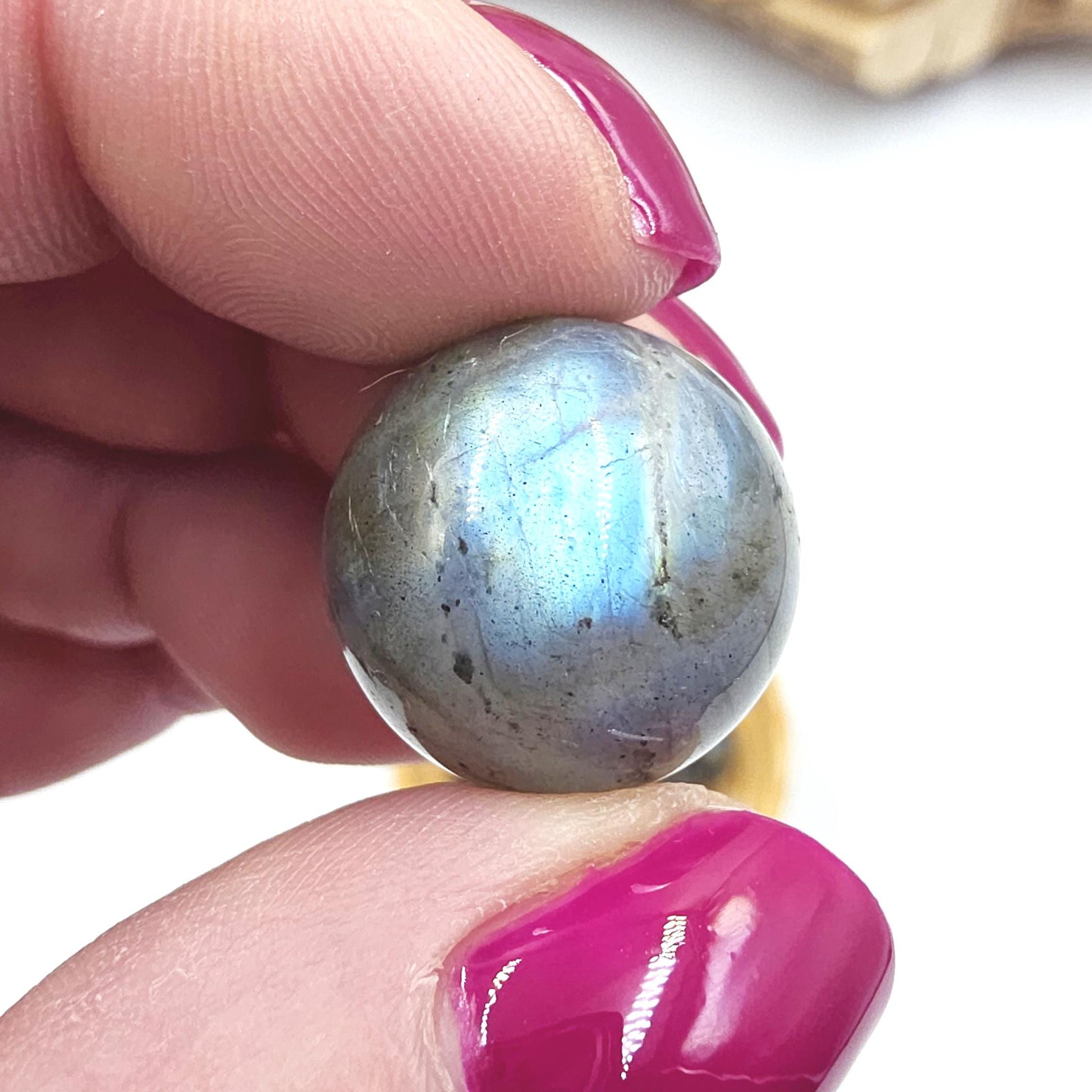 Super Flashy Labradorite Mini Crystal Sphere – Intuition, Protection & Mystical Energy Gemstone