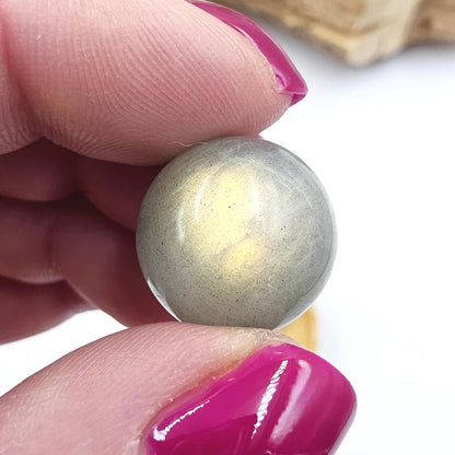Super Flashy Labradorite Mini Crystal Sphere – Intuition, Protection & Mystical Energy Gemstone