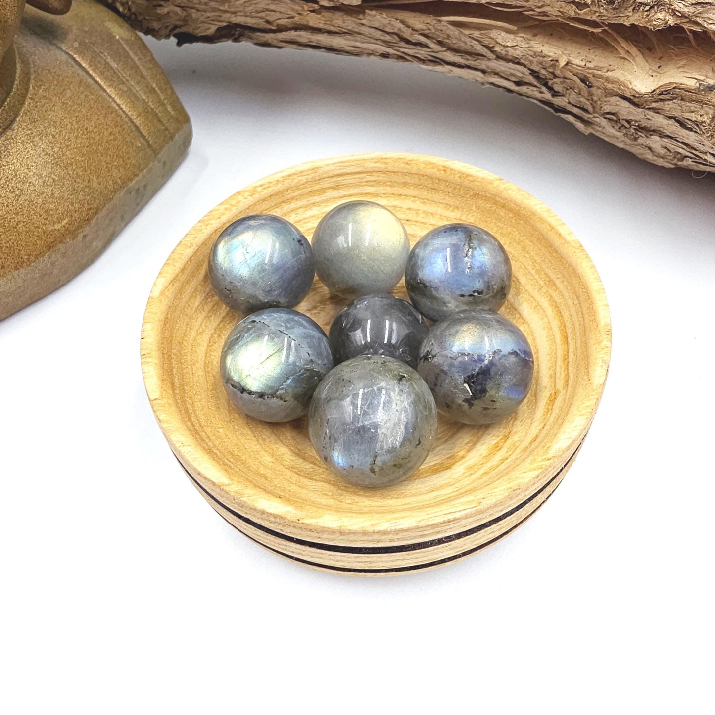 Super Flashy Labradorite Mini Crystal Sphere – Intuition, Protection & Mystical Energy Gemstone