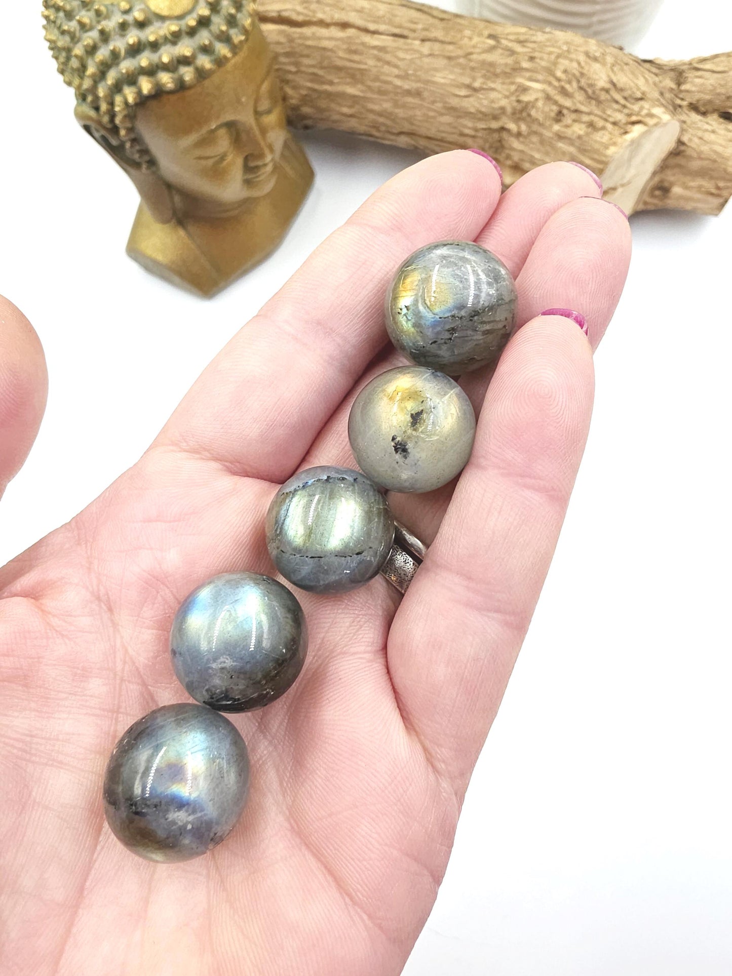 Super Flashy Labradorite Mini Crystal Sphere – Intuition, Protection & Mystical Energy Gemstone