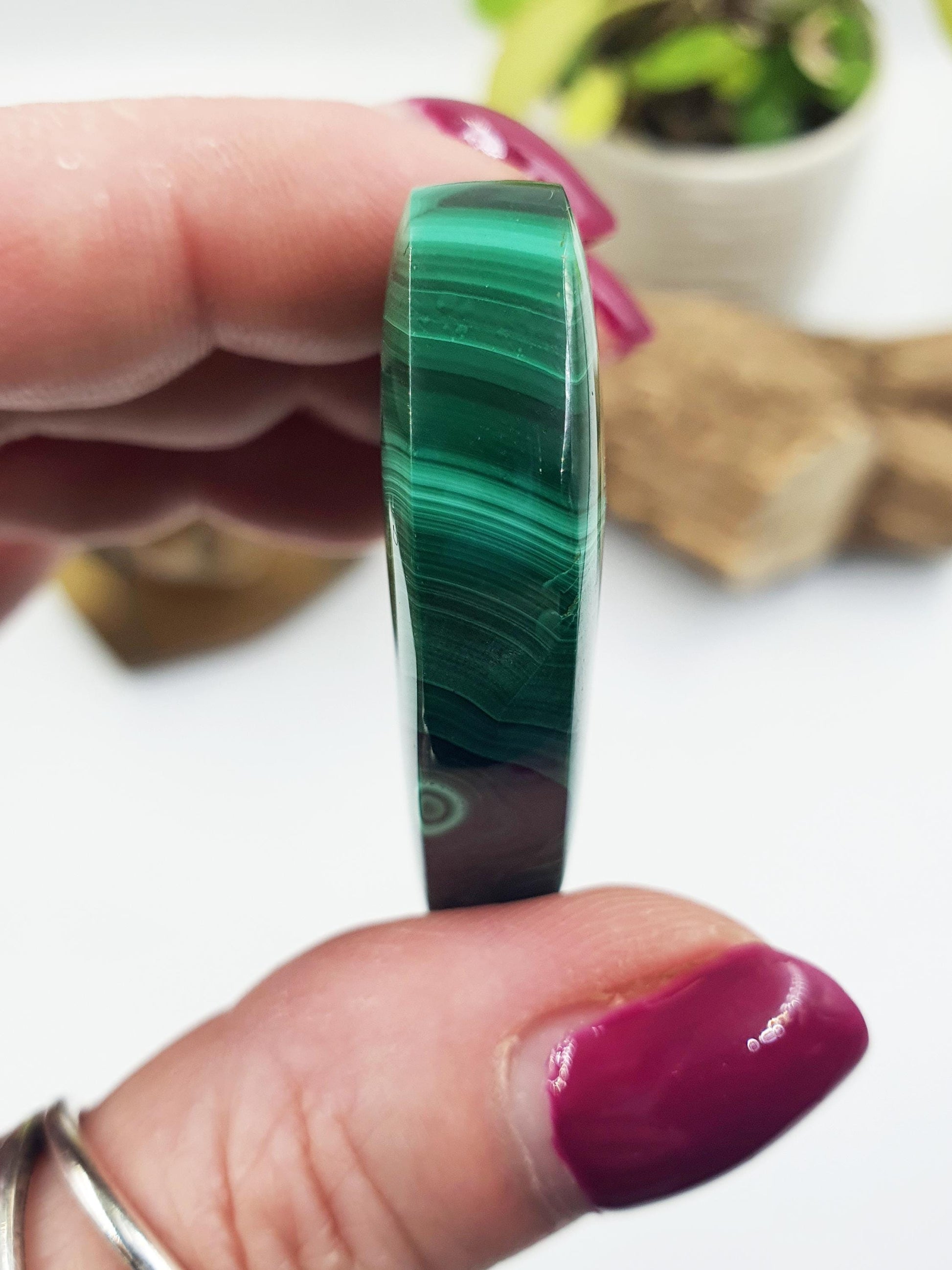 Malachite Crystal Heart – Transformation, Protection & Emotional Healing Crystal Puff Heart Carving, 50g