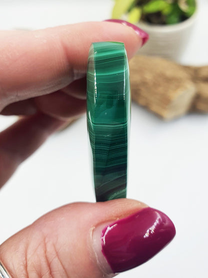 Malachite Crystal Heart – Transformation, Protection & Emotional Healing Crystal Puff Heart Carving, 50g