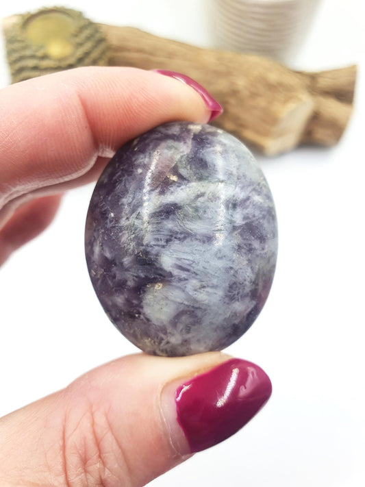 Little Unicorn Stone Palm Stone (Pegmatite) – Calm, Comfort & Emotional Healing Crystal, 40g