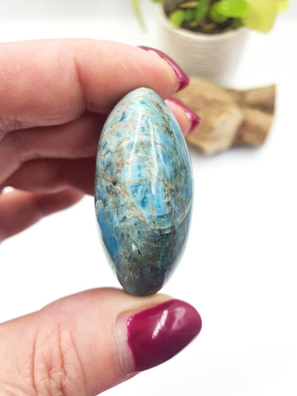 Blue Apatite Palm Stone - Motivation & Focus Healing Crystal - 55g