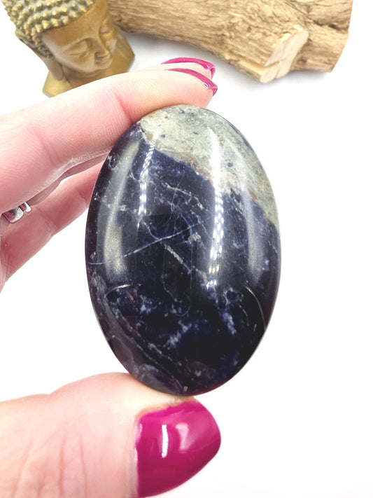Sodalite Palm Stone – Calm, Mental Clarity & Truth Healing Crystal, 95g