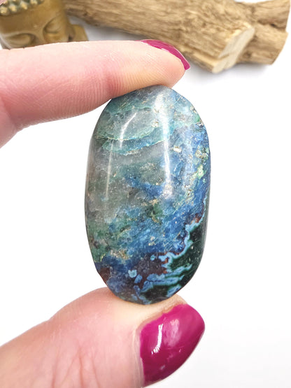 Phoenix Turquoise Palm Stone: Reiki and Meditation Crystal, 40g