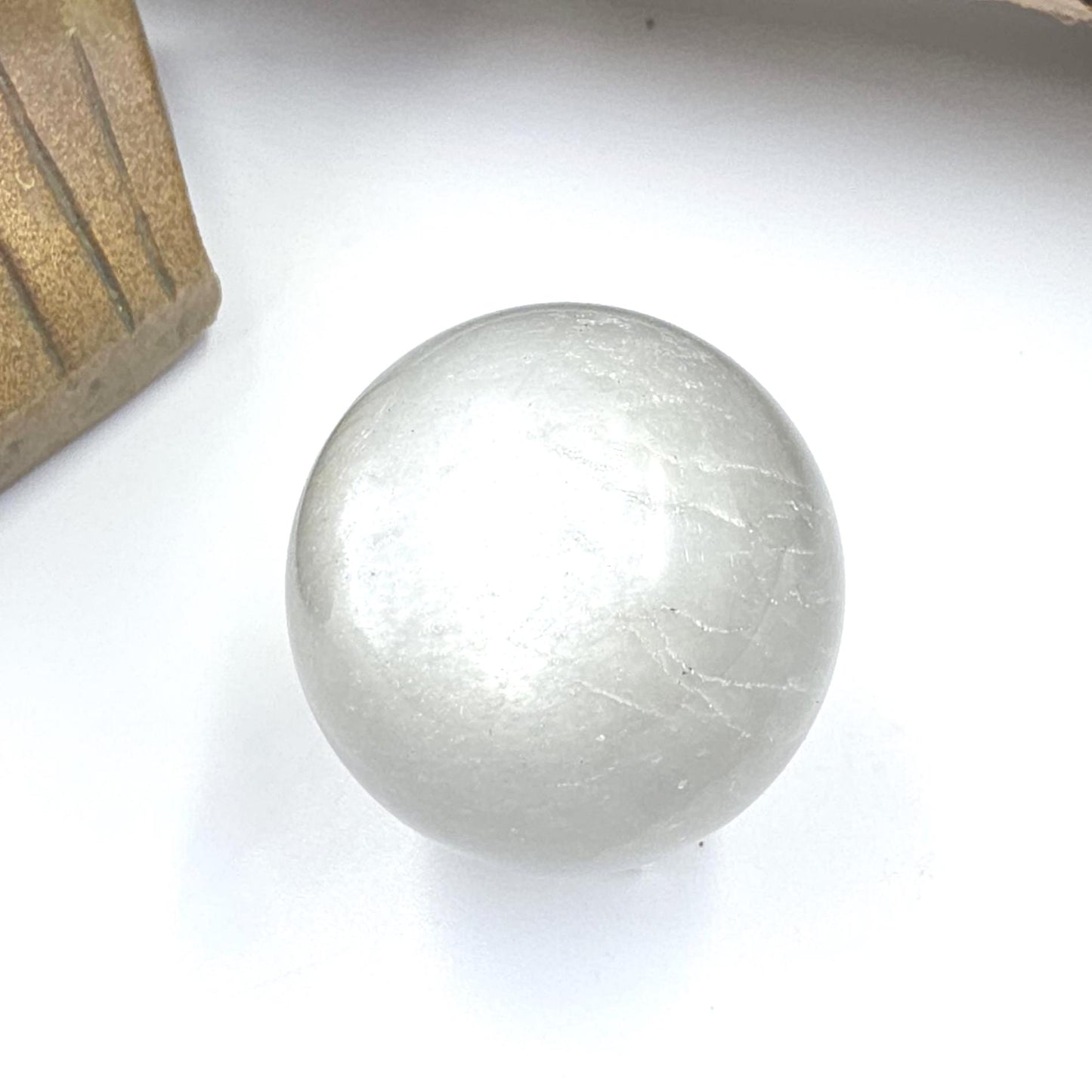 Green Moonstone Sphere – Emotional Balance, Intuition & New Beginnings Crystal Ball, 35mm