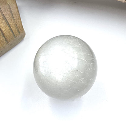 Green Moonstone Sphere – Emotional Balance, Intuition & New Beginnings Crystal Ball, 35mm