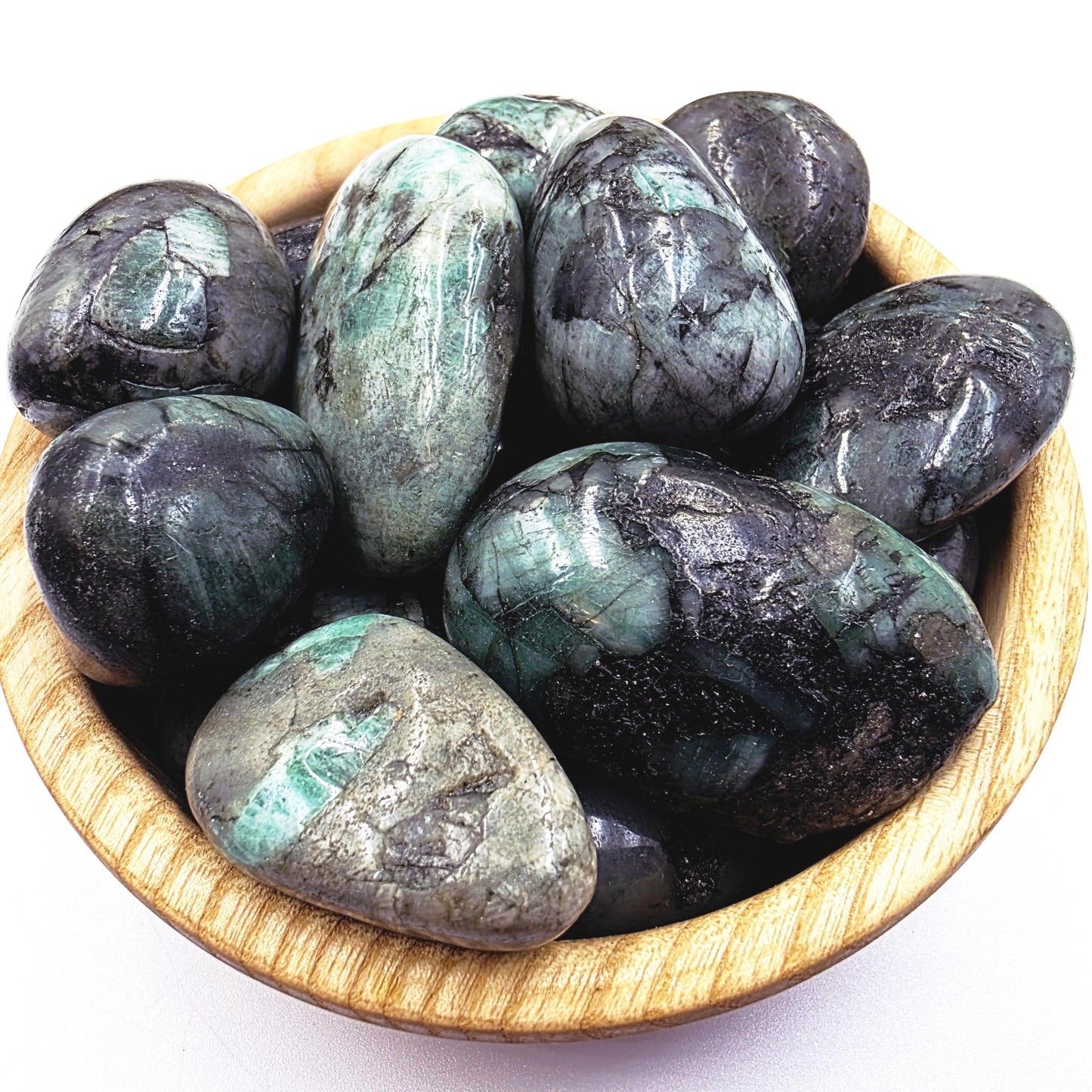 Emerald Tumble Stone – Love, Abundance & Heart Healing Crystal