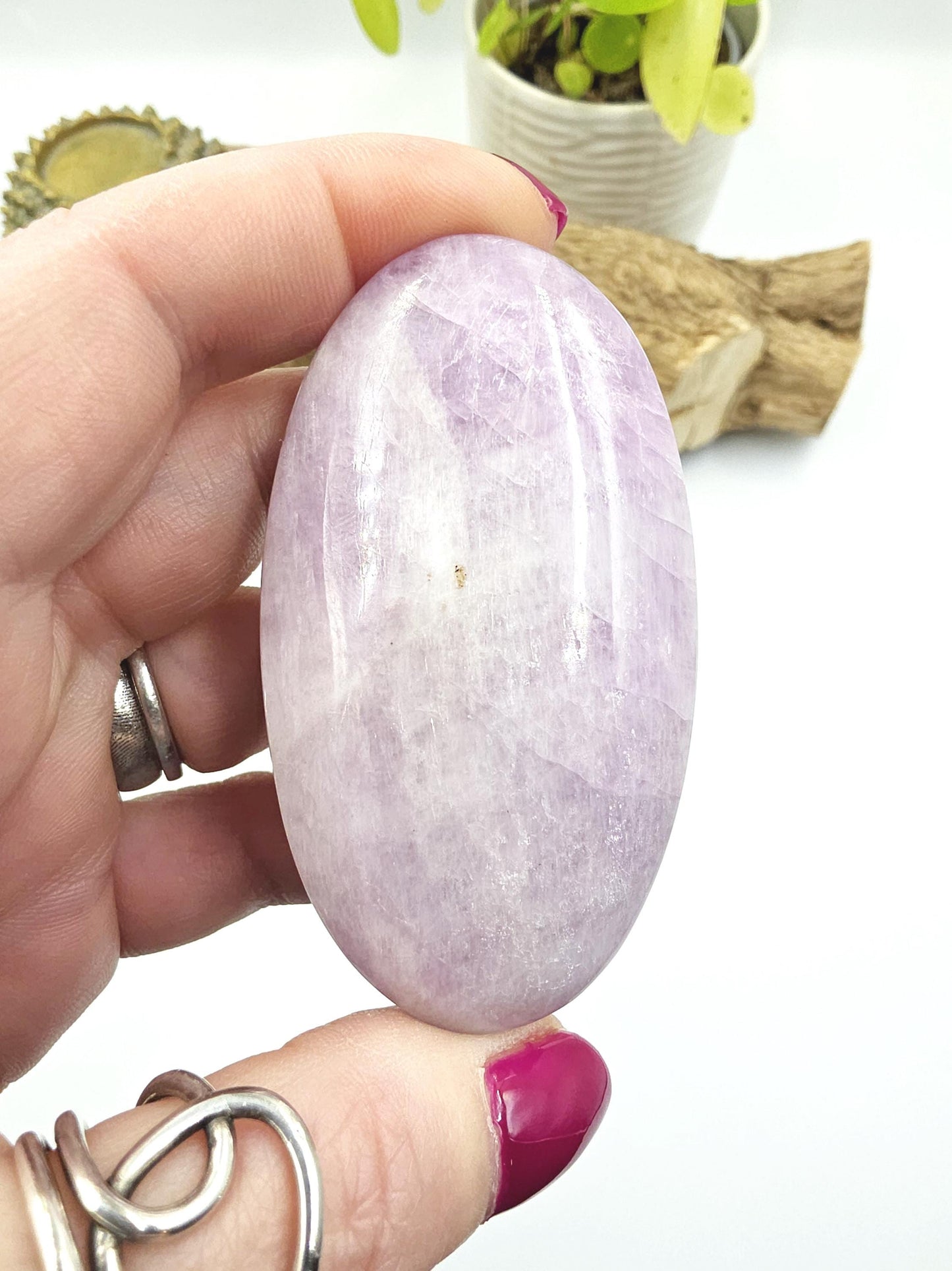Flashy Kunzite Crystal Palm Stone - Heart Chakra & Emotional Healing Crystal, 110g