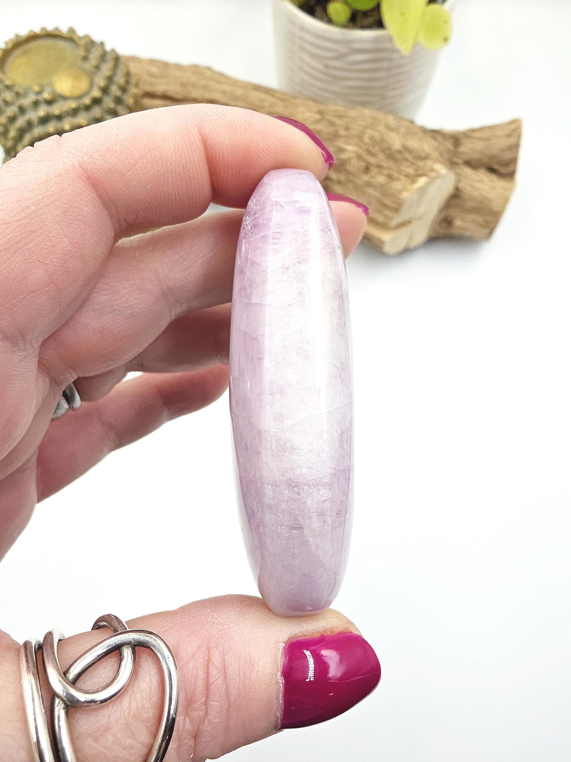 Flashy Kunzite Crystal Palm Stone - Heart Chakra & Emotional Healing Crystal, 110g