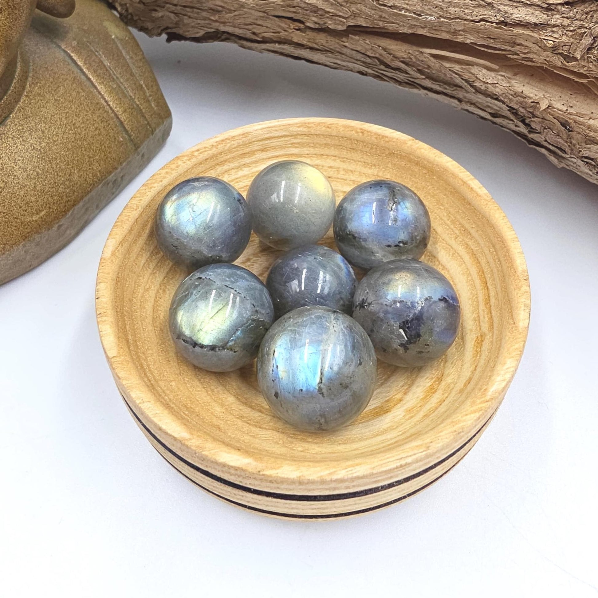 Super Flashy Labradorite Mini Crystal Sphere – Intuition, Protection & Mystical Energy Gemstone