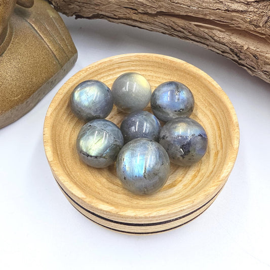Super Flashy Labradorite Mini Crystal Sphere – Intuition, Protection & Mystical Energy Gemstone
