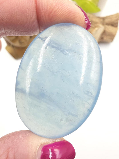 High Grade Aquamarine Palm Stone – Calm, Courage & Emotional Clarity Crystal, 45g