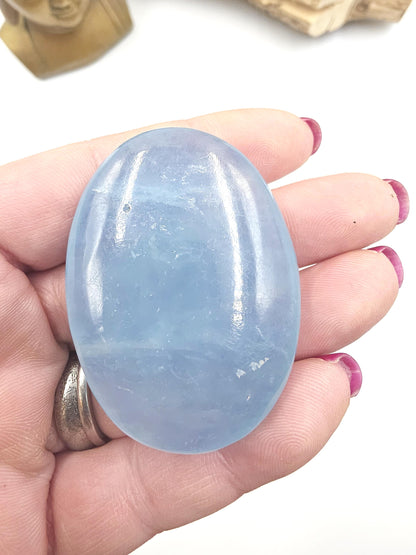 High Grade Aquamarine Palm Stone – Calm, Courage & Emotional Clarity Crystal, 45g