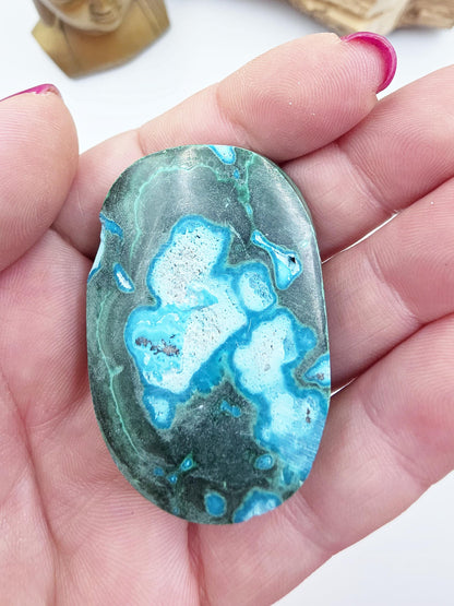 Chrysocolla & Malachite Palm Stone – Healing, Transformation and Emotional Balance Crystal, 70g