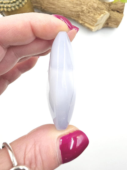Blue Chalcedony Palm Stone – Calm, Communication & Gentle Emotional Healing Crystal, 55g