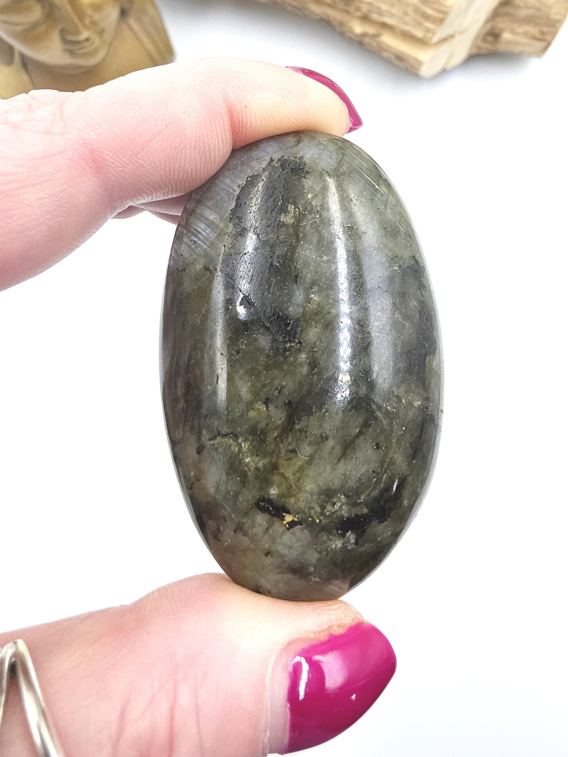 Labradorite Palm Stone – Protection, Intuition & Transformation Crystal, 85g