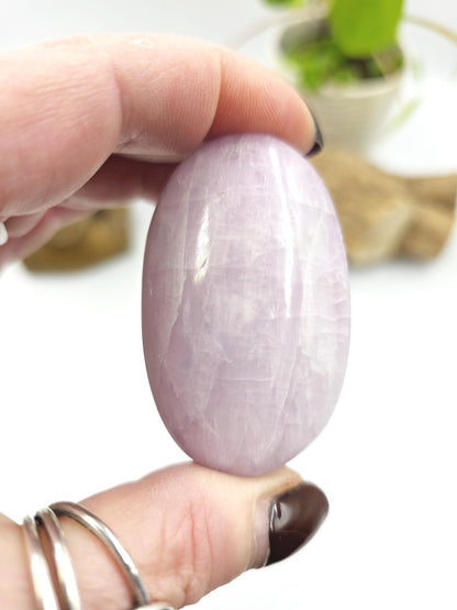 Flashy Kunzite Crystal Palm Stone - Heart Chakra & Emotional Healing Crystal, 80g