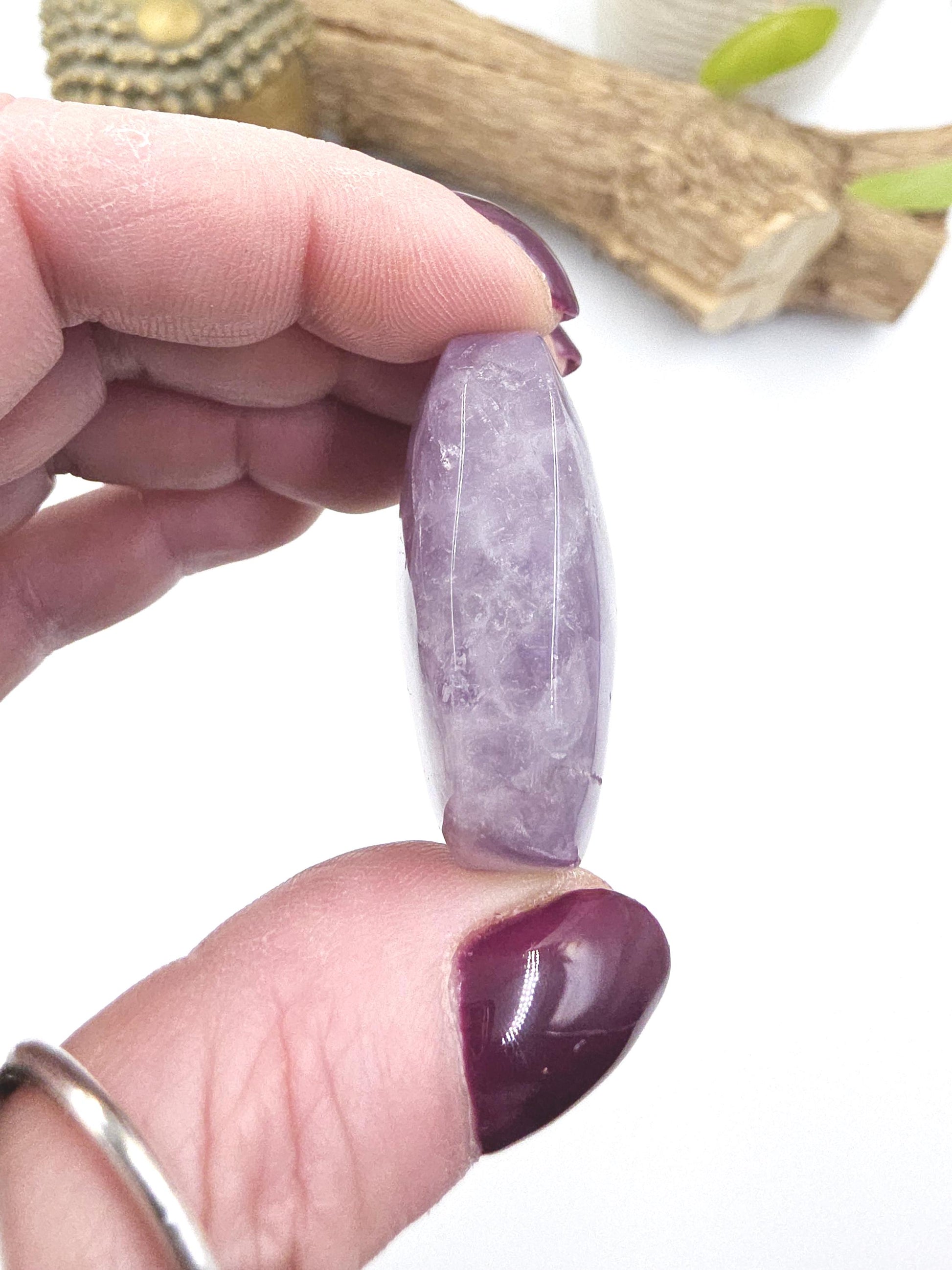 Little Amethyst Agate Palm Stone – Calm, Protection & Spiritual Healing Crystal, 40g