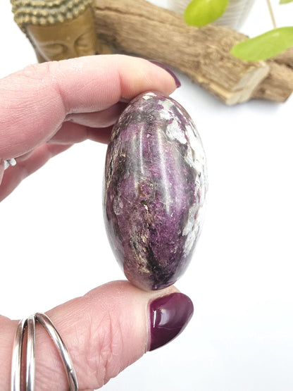 Large Plum Blossom Tourmaline Palm Stone – Love, Compassion & Emotional Healing Crystal, 155g