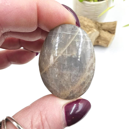 Rare Lattice Black Sunstone Palm Stone – Confidence, Protection & Empowered Energy Crystal - 30g