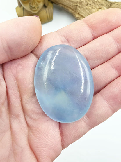 High Grade Aquamarine Palm Stone – Calm, Courage & Emotional Clarity Crystal, 40g
