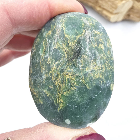 Fuchsite Palm Stone – Heart Healing, Emotional Support & Gentle Calming Crystal, 90g
