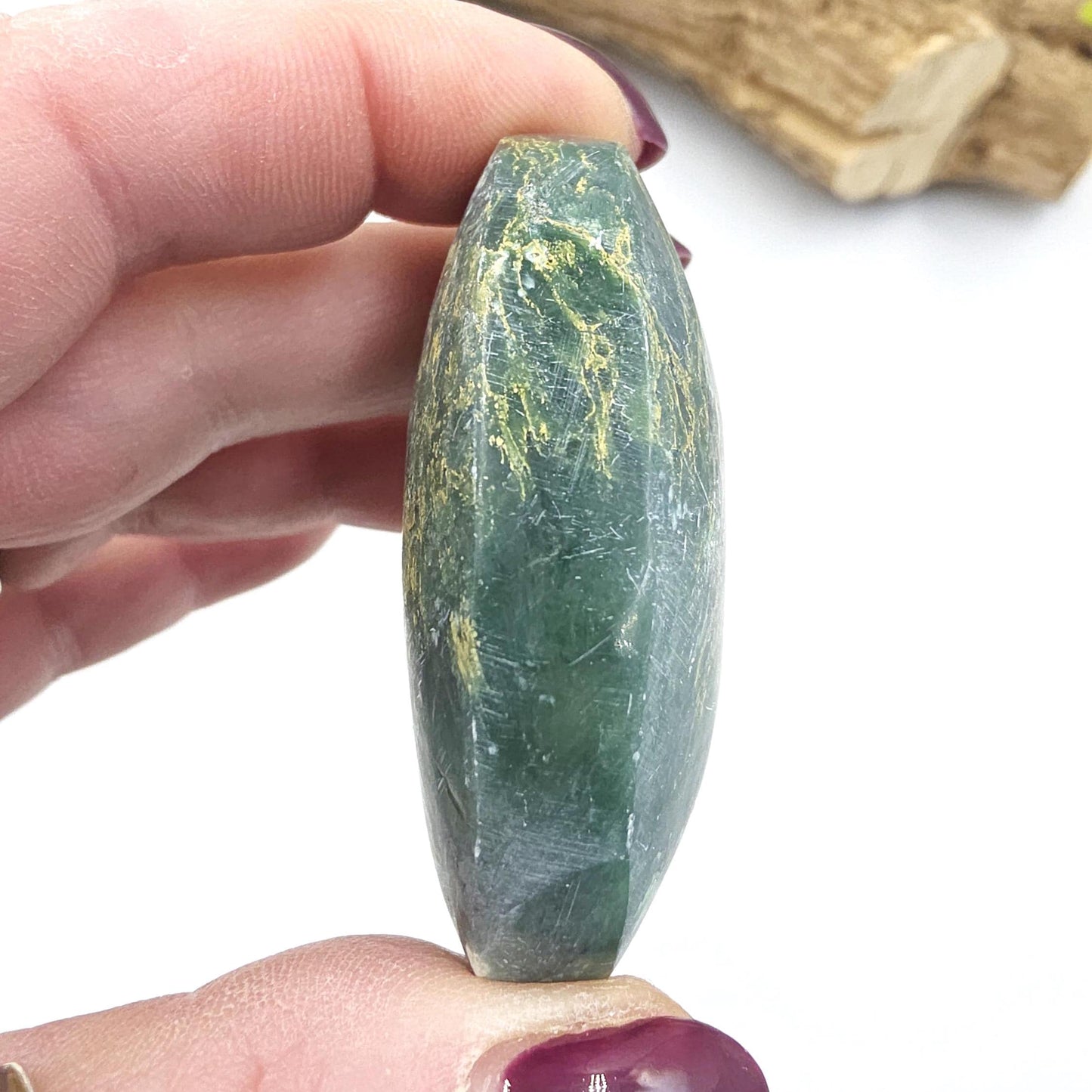 Fuchsite Palm Stone – Heart Healing, Emotional Support & Gentle Calming Crystal, 90g