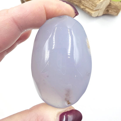 Blue Chalcedony Palm Stone - Calming & Communication Healing Crystal, 95g
