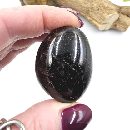 Garnet Palm Stone - Passion, Strength & Grounding Crystal, 70g