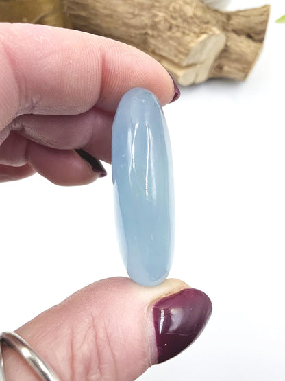 High Grade Aquamarine Palm Stone – Calm, Courage & Emotional Clarity Crystal, 40g