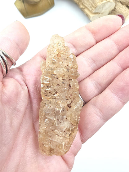 Petroleum Quartz Enhydro Specimen (UV Reactive) – Rare Earth Energy & Natural Oil Inclusion Crystal, 55g
