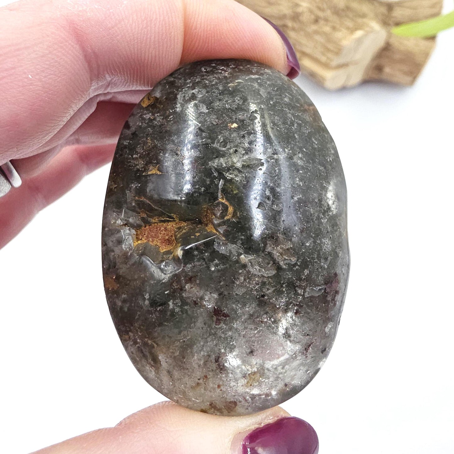 Garden Quartz (Lodolite) Palm Stone – Manifestation, Clarity & Inner Journey Healing Crystal, 50g