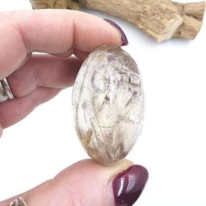 High Grade Enhydro Clear Quartz Palm Stone – 3 Moving Water Bubbles, Natural Rainbows & Amplifying Energy Crystal, 85g