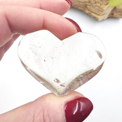 High Grade Clear Quartz Heart Carving with rainbows – Clarity, Energy Amplification & Healing Crystal, 60g