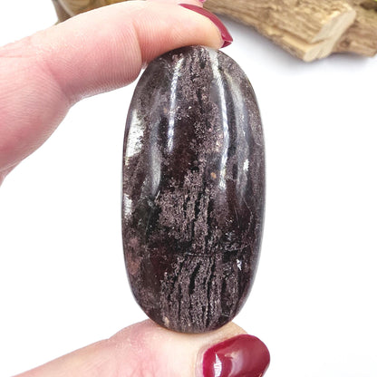High Grade Thousand Layer Garden Quartz (Lodolite) Palm Stone – Spiritual Growth & Energy Amplification Crystal, 70g