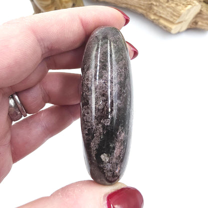 High Grade Thousand Layer Garden Quartz (Lodolite) Palm Stone – Spiritual Growth & Energy Amplification Crystal, 70g