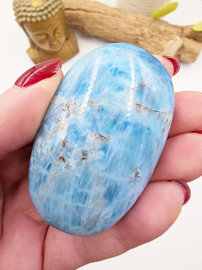 High Grade Blue Apatite Palm Stone - Motivation & Focus Healing Crystal - 105g