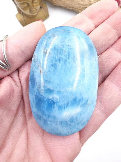 High Grade Blue Apatite Palm Stone - Motivation & Focus Healing Crystal - 105g