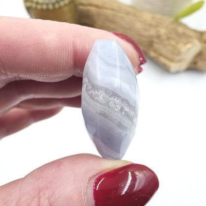 Blue Lace Agate Crystal Heart – Calm, Communication & Throat Chakra Crystal, 25g